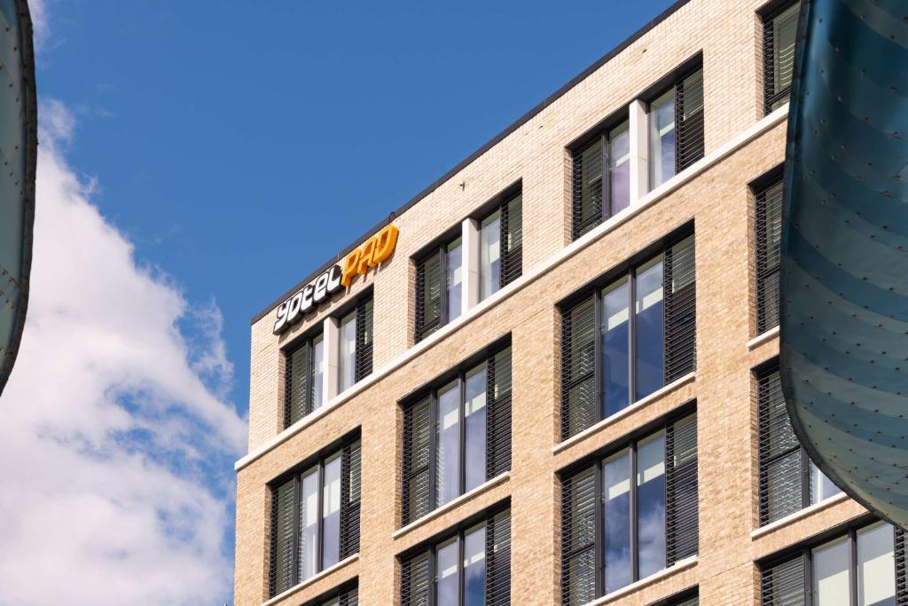 YOTELPAD London Stratford - Hotel Overview and Location