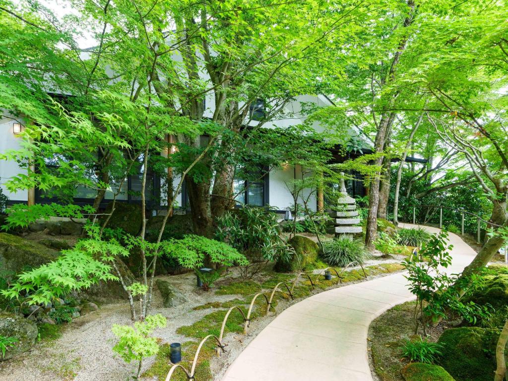 Yufuin Rakuyu - Accommodations and Amenities