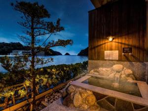 Yukai Resort Premium Koshinoyu - Overview and Location