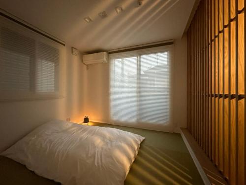 Zut Shinjuku House - Property Location and Access