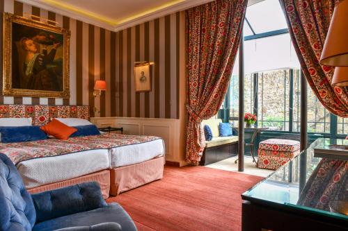 Abbey Hotel - Facilities and Amenities