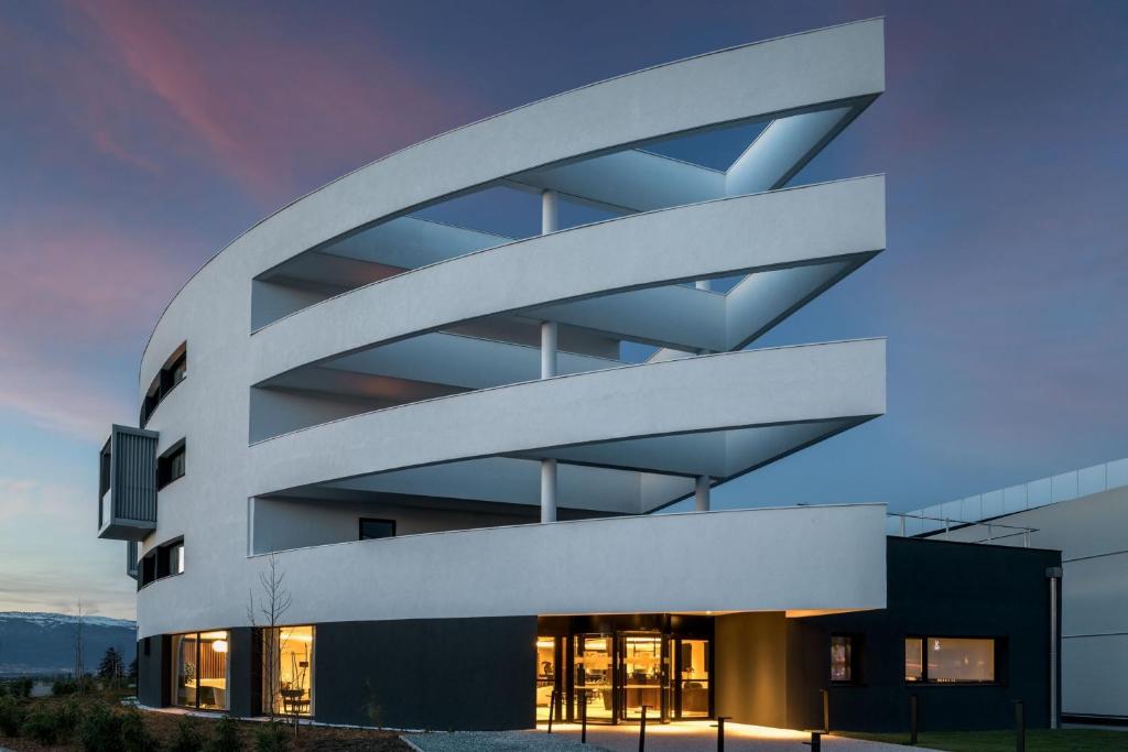 AC Hotel by Marriott Saint-Julien-en-Genevois - Nearby Attractions and Activities