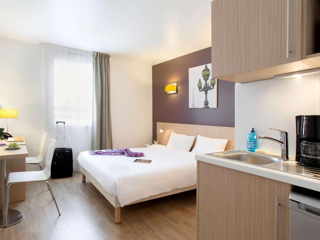 Adagio Access Paris Clichy Aparthotel - Room and Amenities Details