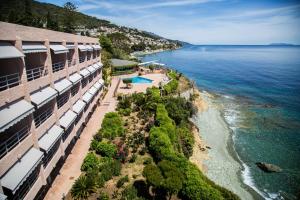 Alivi Hotel Review: A Beachfront Paradise - Accommodation Options