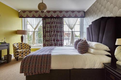 Angel Hotel - Accommodations and Amenities