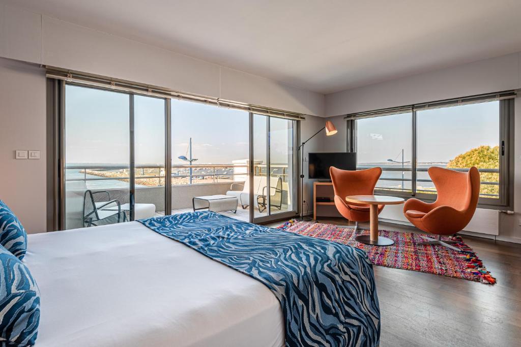 Anne of Brittany - Facilities and Amenities