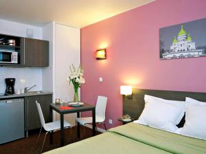 Aparthotel Adagio Access Paris Asnières - Apartment Features and Amenities