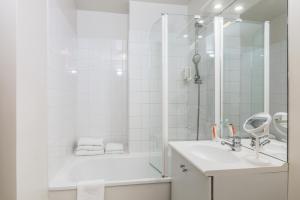 Aparthotel Adagio Access Paris Clamart - Comfortable Living Spaces