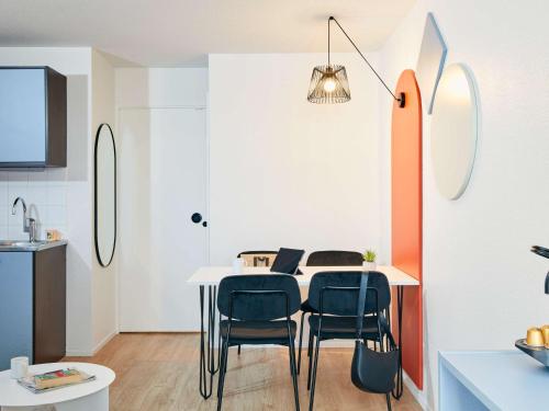 Aparthotel Adagio Access Paris Vanves - Porte De Versailles - Room Types and Amenities