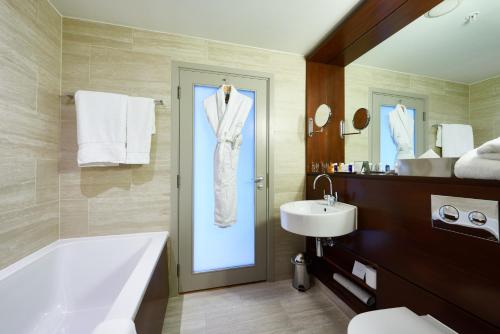 Apex City Of London Hotel - Accommodation Options