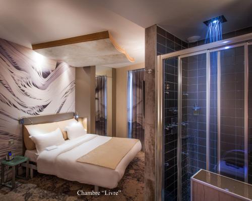 Apostrophe Hotel - Location and Nearby Attractions