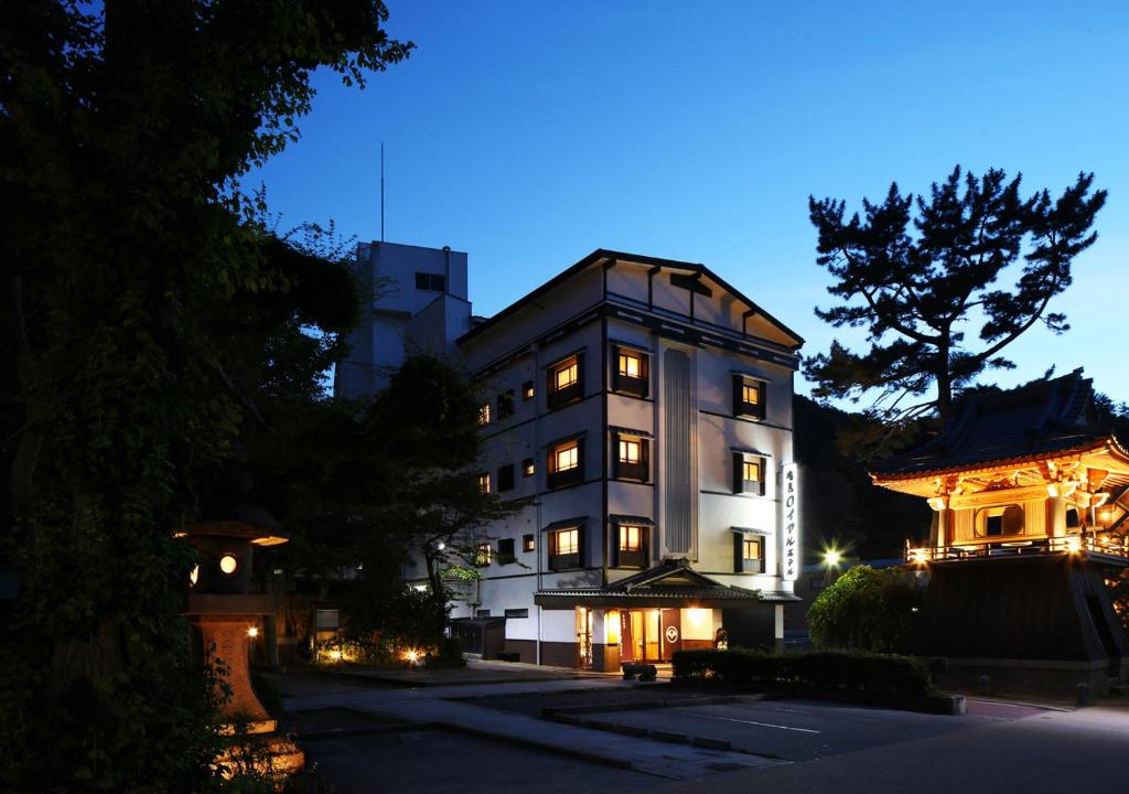 Arima Royal Hotel Review