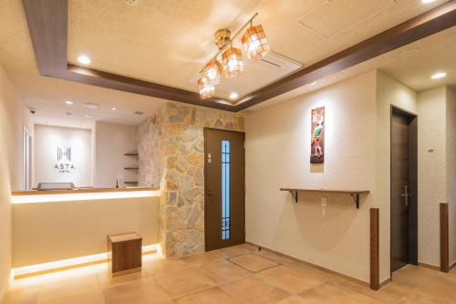 Asta Hotel - First Impressions and Location