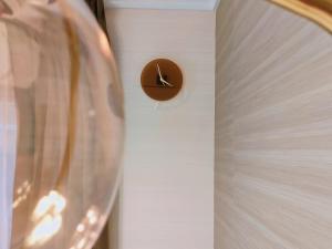 B23 Shinjuku Center, Located in the Central Area, Is a Long-Term Stay Option. It Is a 7-Minute Walk to the Station, With a Maximum Capacity of 5 Guests. the Accommodation Features Amenities Such as a Hot Spring Bath and a Rooftop Garden With a View of the City, Along With Wooden Furnishings and Original Decor - Good To Know