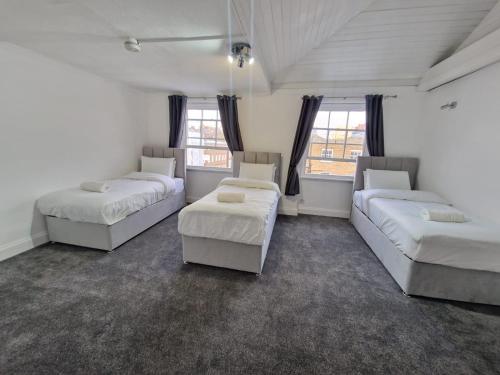 Baker Street Apartments - Accommodation Details