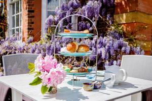 Barnett Hill Hotel - Dining and Culinary Offerings