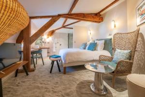 Beautiful Era - Luxurious Amenities and Services