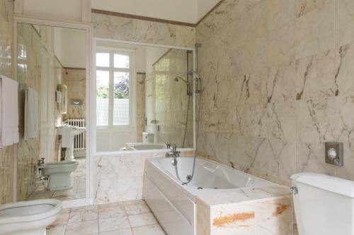 Belle Isle Sur Risle - Castle Hotel & Spa - Accommodations and Amenities
