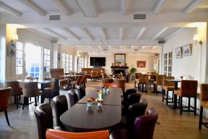Best Western Blanche De Castille Dourdan - Room Amenities