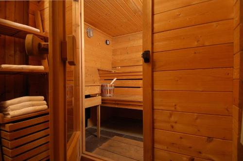 Best Western LOrangerie - Amenities and Facilities