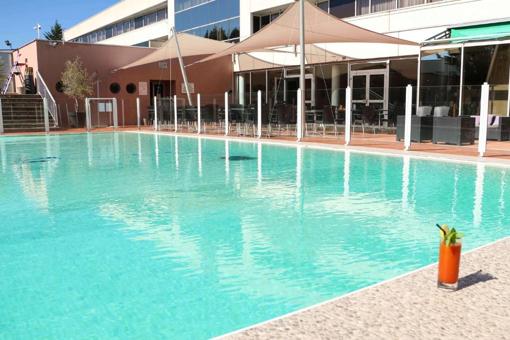 Best Western Plus Hotel Admiral - Amenities and Services