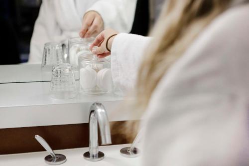 Best Western Plus Hotel Gergovie - Amenities and Services