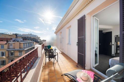 Best Western Plus Hotel Massena Nice - Location and Accessibility