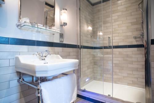 Blackbird - Guest Reviews and Ratings