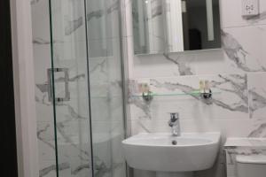 Blue Sapphire Hotel - Amenities and Services