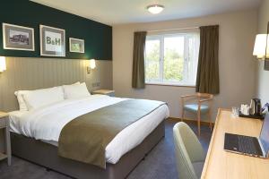 Boat & Horses Inn - Room Types and Amenities