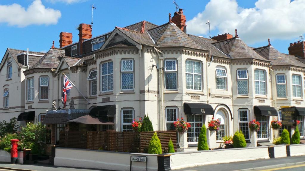 Brookside Hotel & Restaurant ,Suitable for Solo Travelers, Couples, Families, Groups Education Trips & Contractors Welcome Review