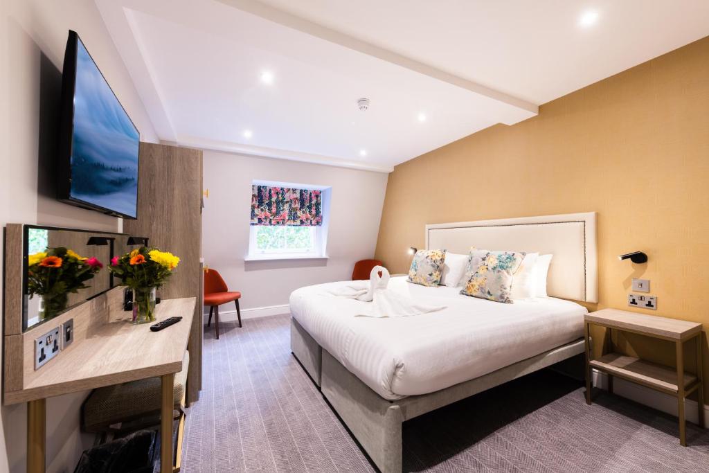 Byron Hotel - Facilities and Amenities