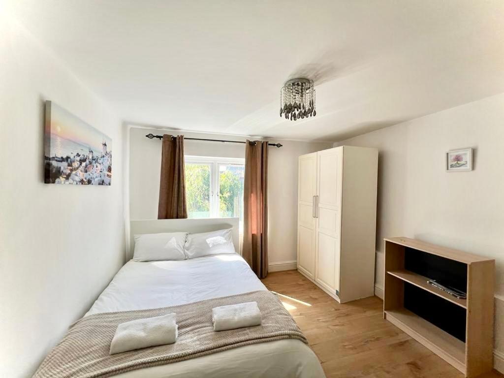 Canary Wharf Holiday Rooms - Available Amenities