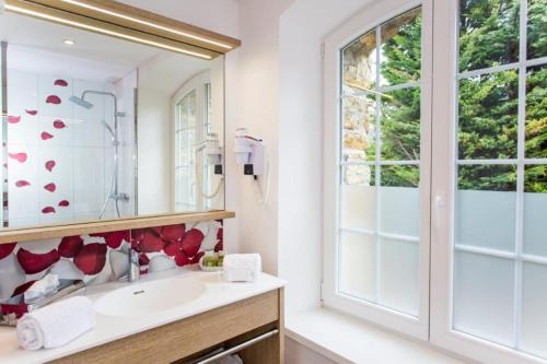 Castel Damandre - Accommodation Options