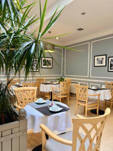 Central Saint Germain Hotel - Room Features and Amenities