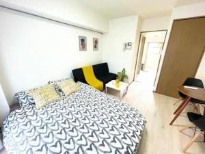 Central Shinjuku Walk to Kabuki-Chou, Golden Gai - Key Amenities and Features