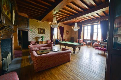 Château De Salles - Dining and Amenities