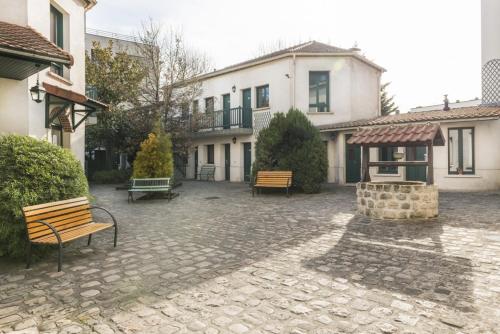 Chlorophyll Residence - Prime Location and Accessibility