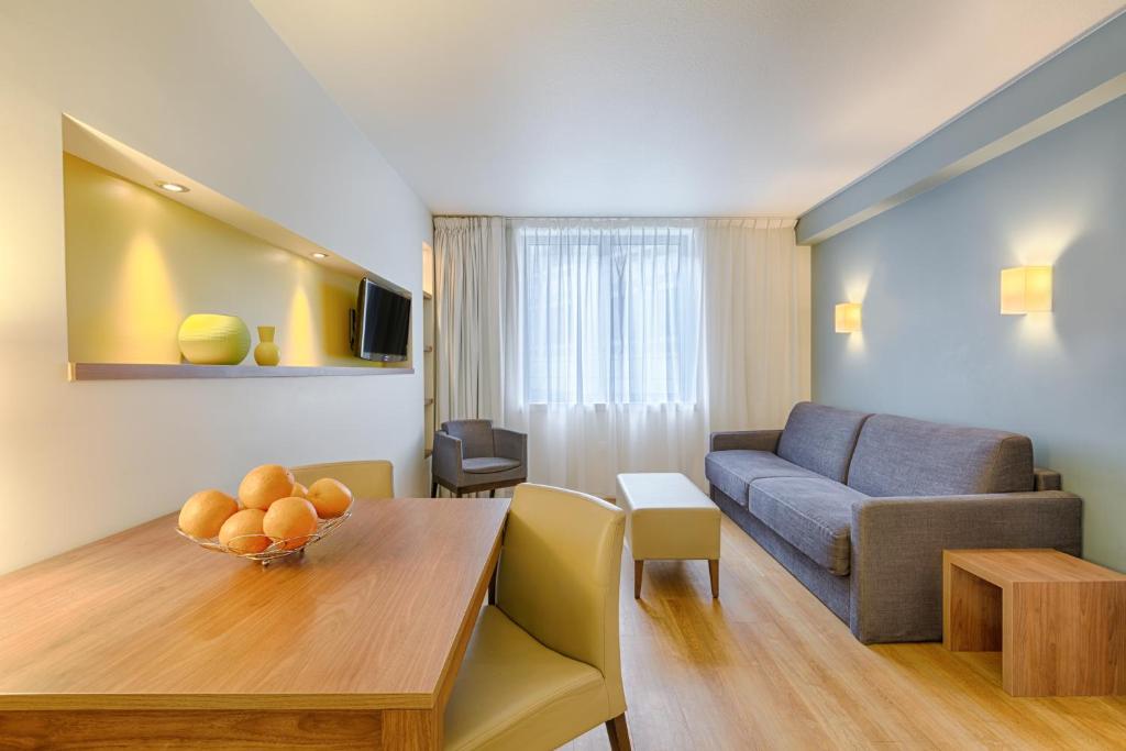 Citadines Place Ditalie Paris - Accommodation and Amenities