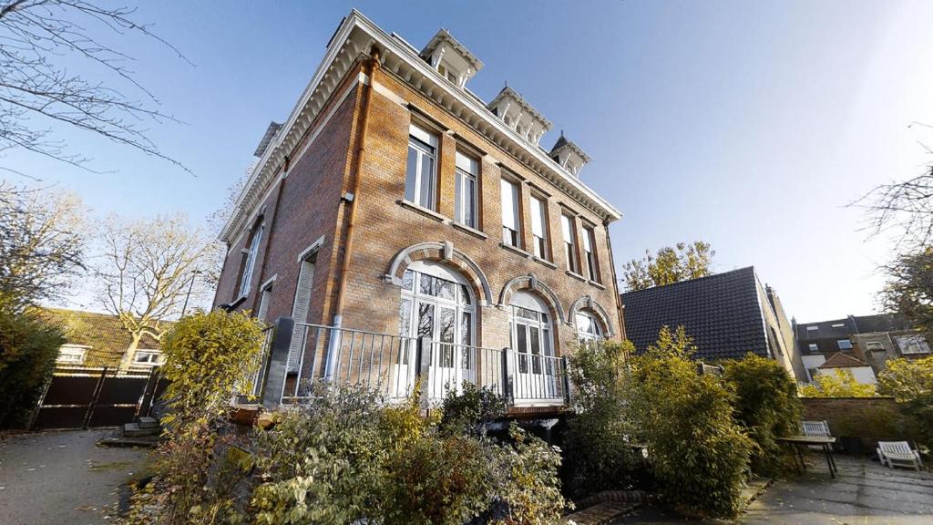 Colodge House DELORY BARBIEUX - Location and Accessibility