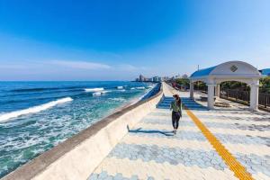 Condominium Luana, Newly Built 2LDK, 2-Minute Walk to Miyagi Coast, 10-Minute Drive to American Village - Property Overview