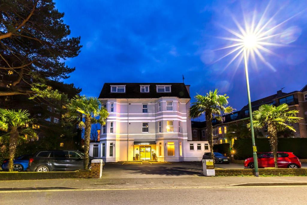 Connaught Lodge Review