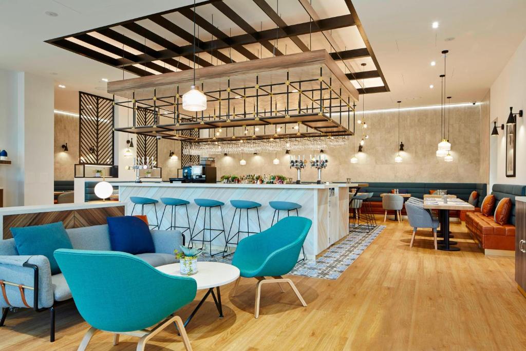 Courtyard by Marriott Luton Airport - Accommodation Details