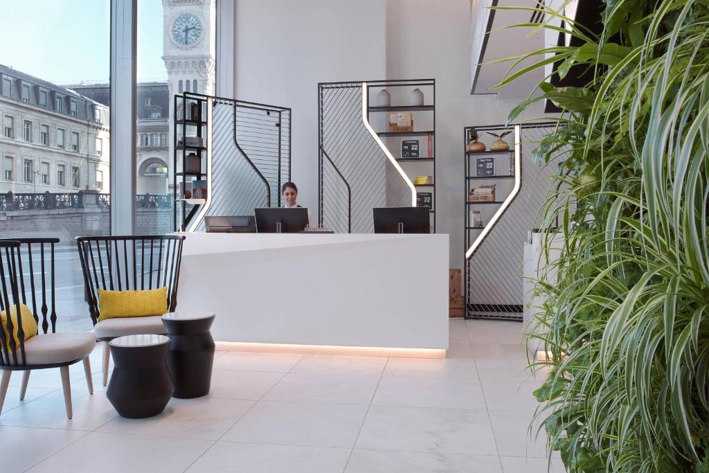Courtyard by Marriott Paris Gare De Lyon - Accommodations and Amenities