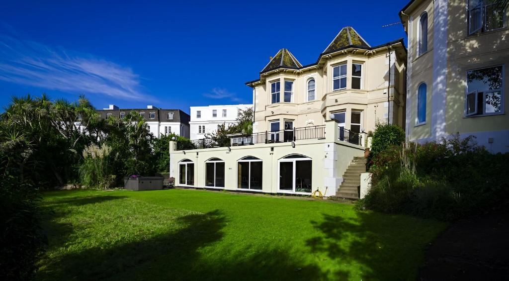 Crofton House Hotel Review
