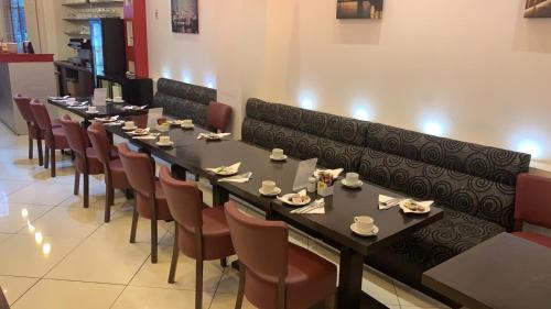 Cromwell International Hotel - Room Options Available