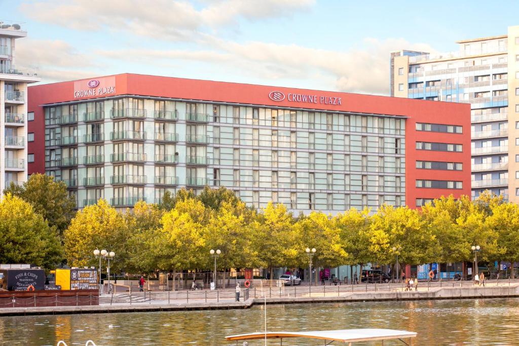Crowne Plaza London - Docklands, an IHG Hotel - Accommodations and Amenities