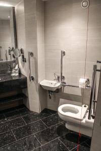 Crowne Plaza London Heathrow T4, an IHG Hotel - Luxurious Accommodation Amenities