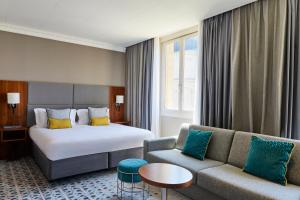 Crowne Plaza Paris République, an IHG Hotel - Rooms and Amenities