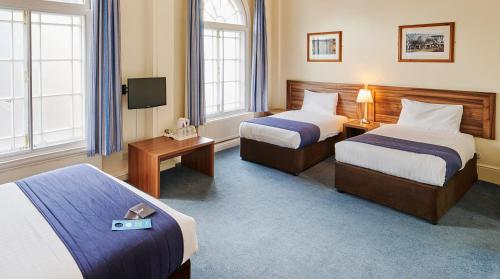 Discovery Inn - Leeds - Convenient Location Highlights